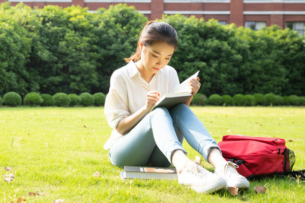 新疆大学在职研究生拿证年限及学费