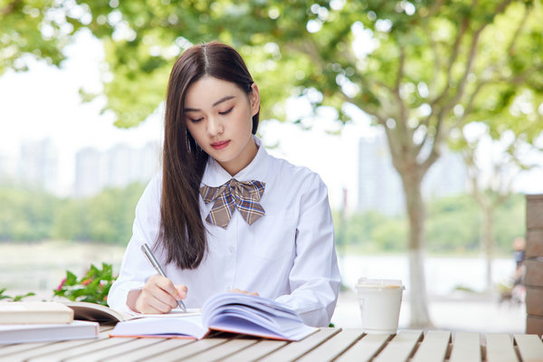 四川师范大学在职研究生和统招研究生的入学考试难度