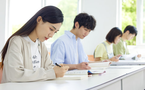 内蒙古大学非全日制研究生上课方式