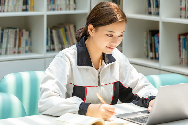 在职研究生考试难度及免试入学