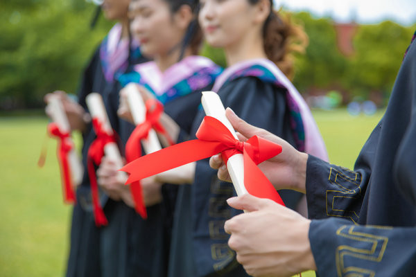 在职研究生怎样申请学位?