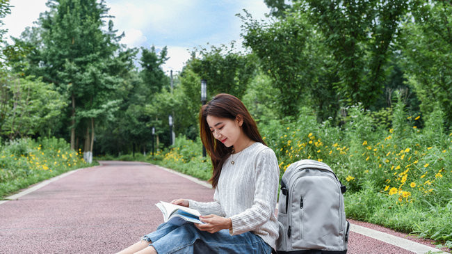 上海国家会计学院在职研究生学费一年多少钱？