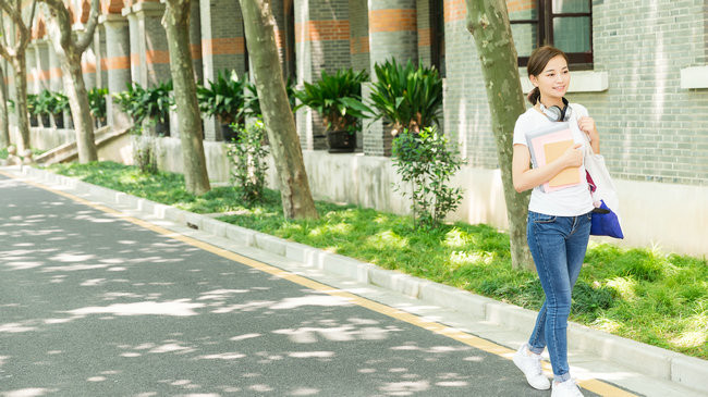 广东技术师范大学在职研究生学费多少钱？