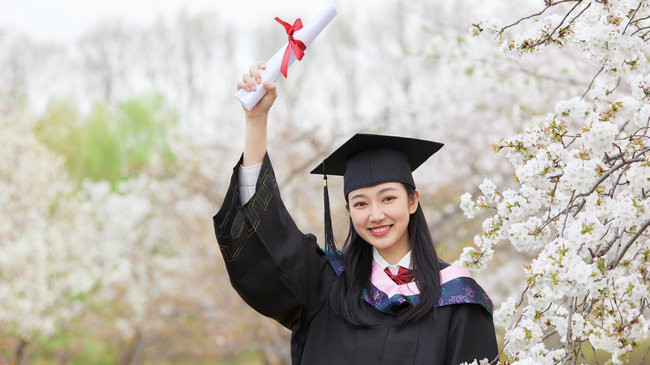 锦州医科大学在职研究生学费多少