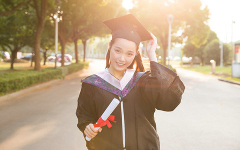 南开大学非全日制研究生学费一年多少钱？