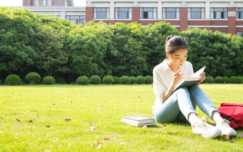 中山大学非全日制研究生学费一年多少钱？