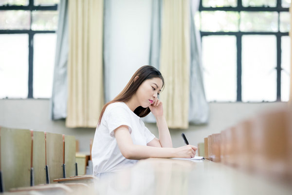 新疆师范大学非全日制研究生学费