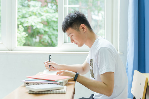 天津财经大学在职研究生拿证年限