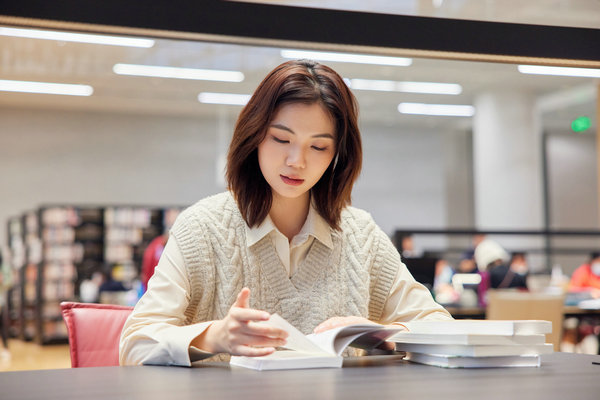 新疆师范大学在职研究生考公务员或教师编制