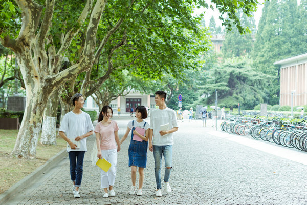 西方经济学在职研究生就读好处